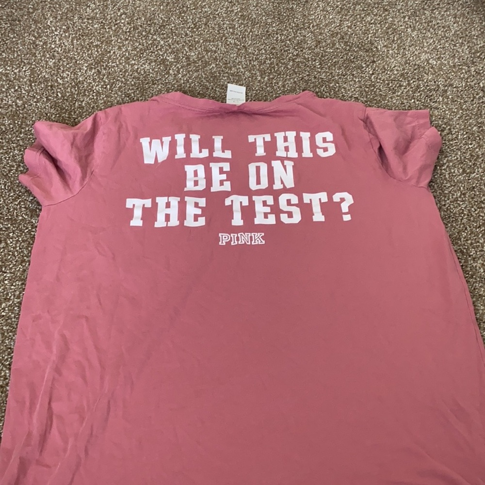 Victoria’s Secret pink tshirt!💕